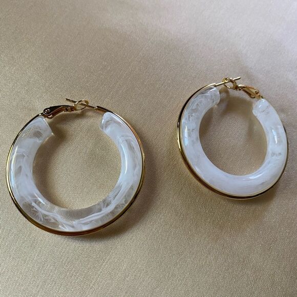 Bohemian white hoop earrings M4 - Picture 3 of 4